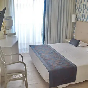 ouril-hotel-julia.cape-verdehotels.com/